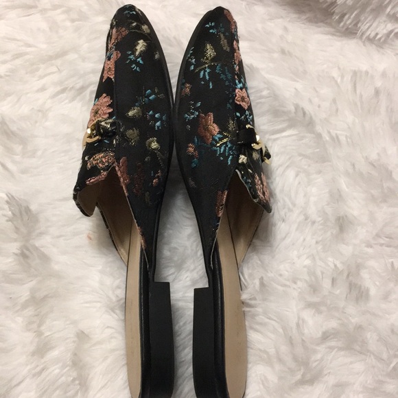 Qupid Floral Embroidered Flats - Picture 3 of 8